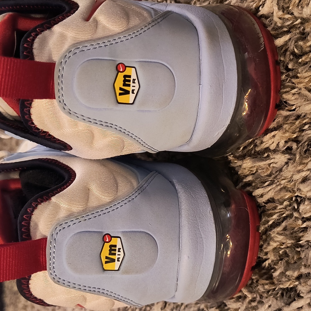 Nike Air VaporMax Plus - White and Red Accents - Picture 5 of 8